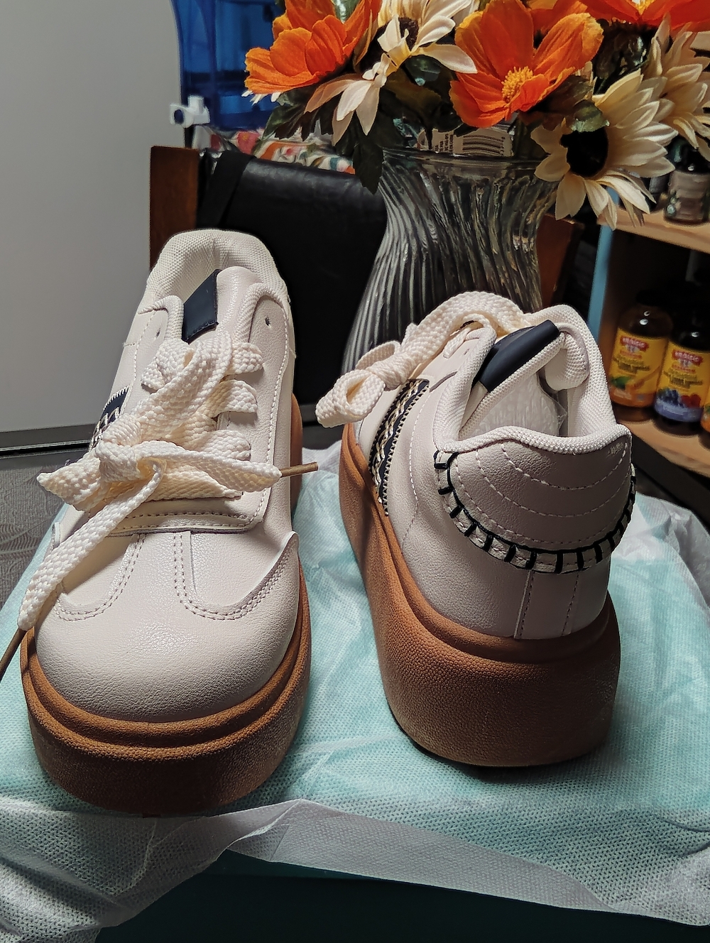 **WHITE & TAN PLATFORM SNEAKERS FOR WOMEN** ππ²π²π²π²π²π² - Picture 7 of 9